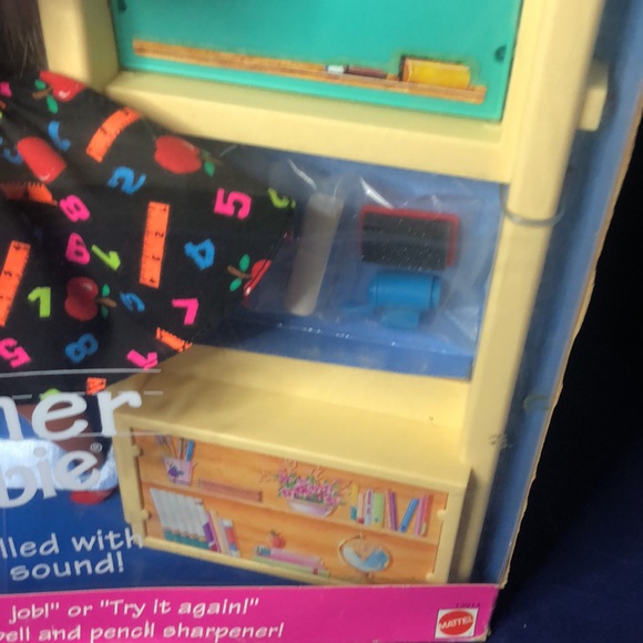 Vintage Teacher Barbie Doll Set w/2 Students #13914-1995 - Box Damage - Picture 6 of 12